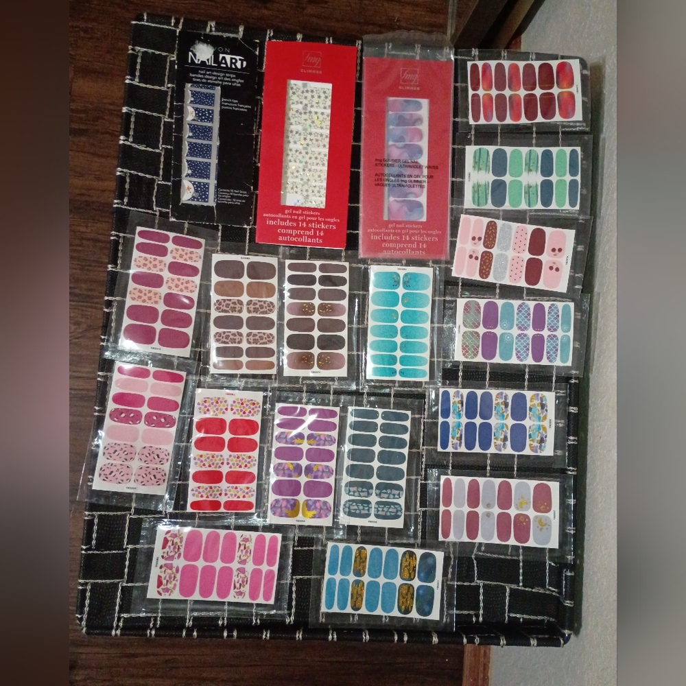 NWT Bundle of 19 sets of Nail Stick ons